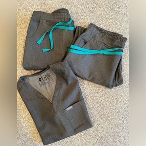 FIGS Women's Graphite Scrubs